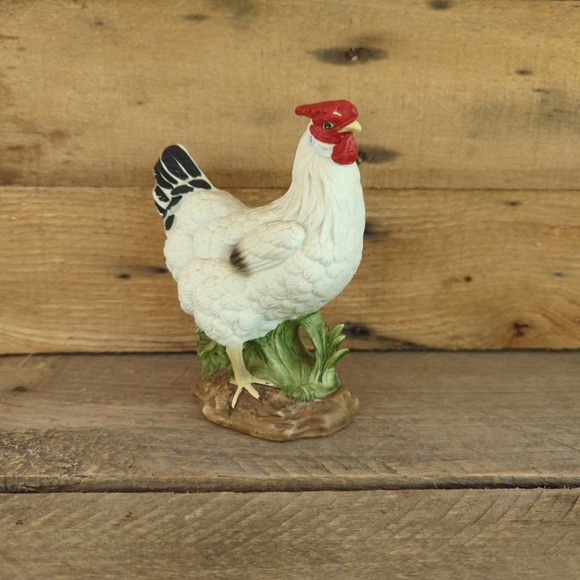 Vintage Porcelain Chicken Figurine / Made in Taiwan - Picture 1 of 7